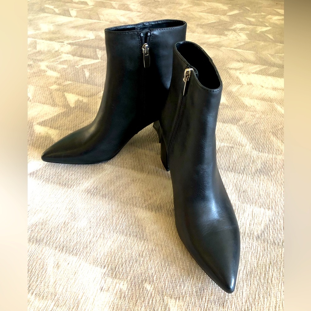 Steve Madden Black Leather Nadalie Booties 9.5 NWOT